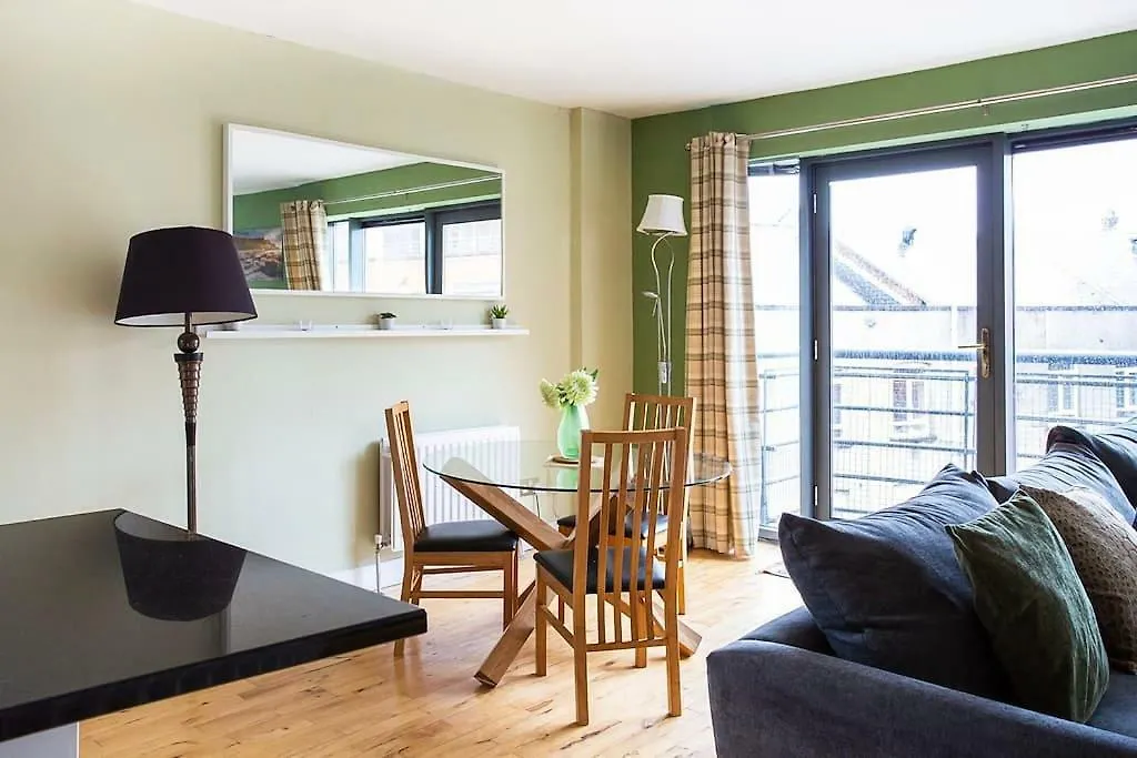Spacious Belfast City Centre Duplex Apartment 0*,  Reino Unido