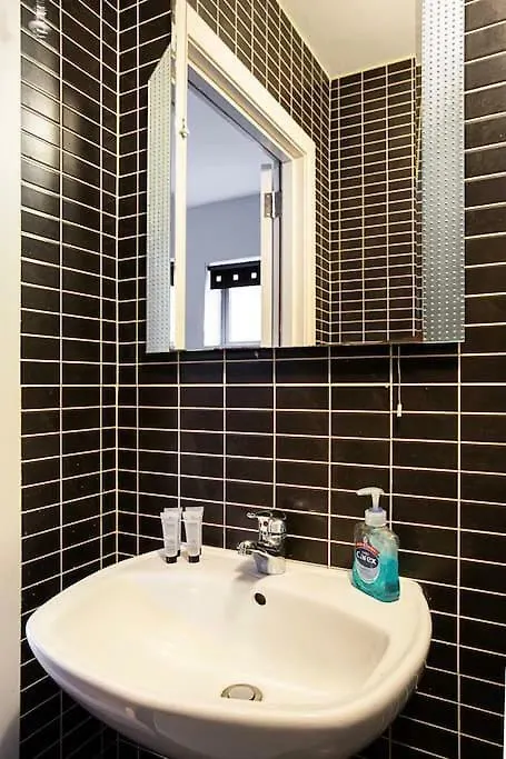 Spacious Belfast City Centre Duplex Apartment 0*,  Reino Unido